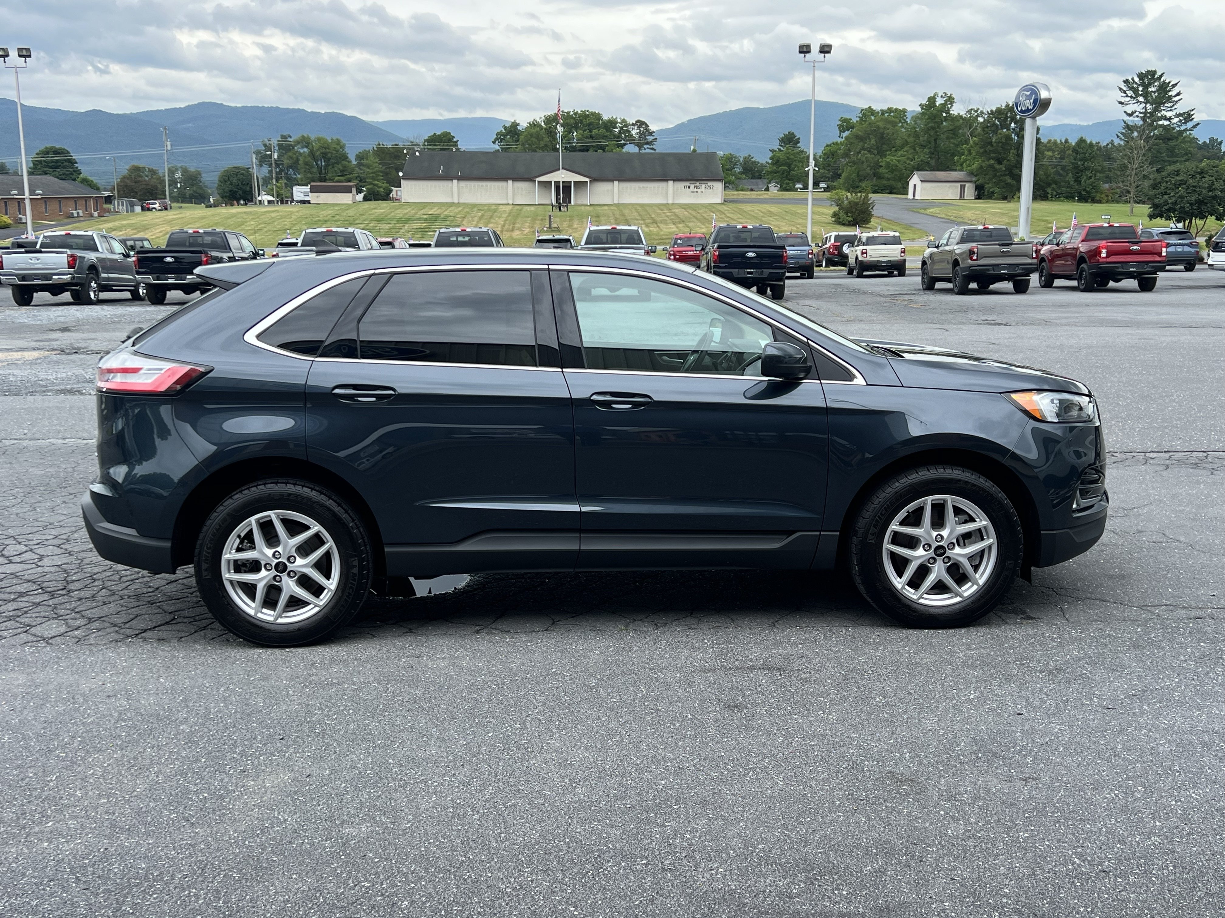 Used 2024 Ford Edge SEL w/ Convenience Package AWD/4WD image 8