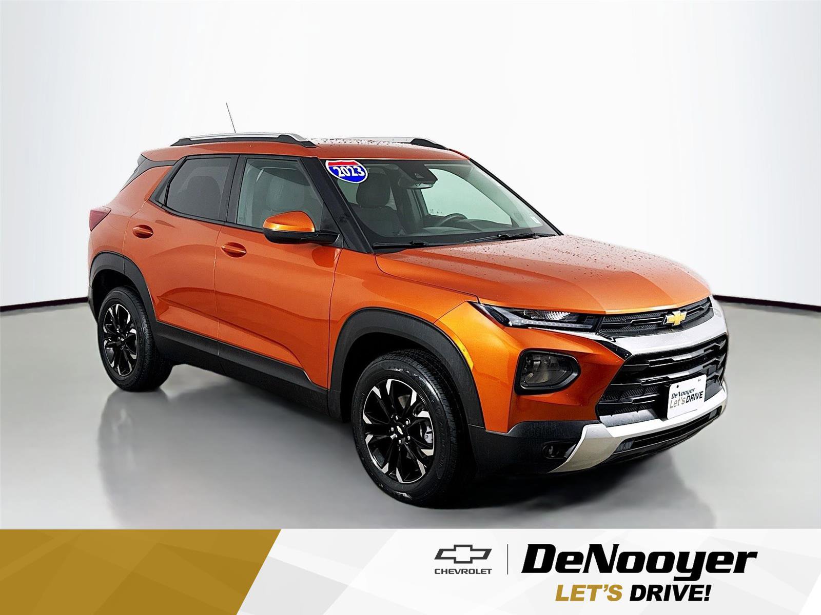 Used 2023 Chevrolet TrailBlazer LT w/ Convenience Package image 1