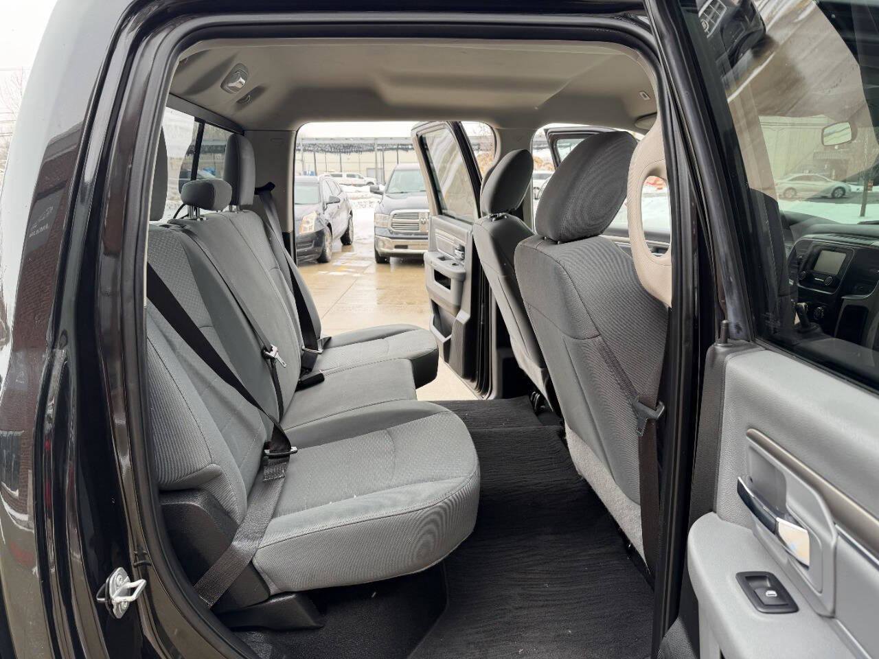 Used 2018 RAM 2500 SLT image 28