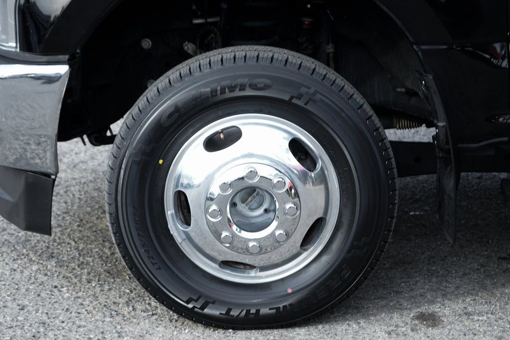 Used 2017 Ford F350 Lariat w/ Lariat Value Package image 44