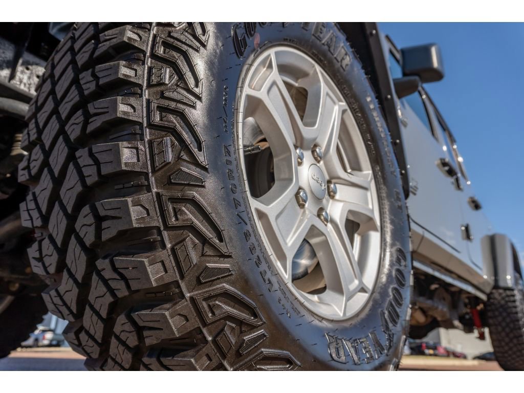 Used 2020 Jeep Gladiator Rubicon image 10