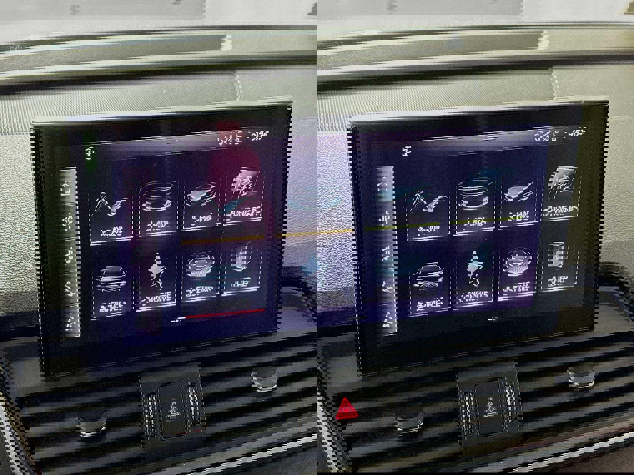 Used 2022 Audi Q5 e Premium Plus w/ Premium Plus Package image 18