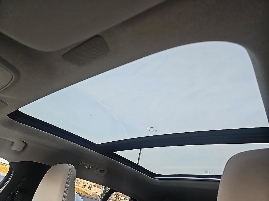 Used 2023 Volvo XC40 B5 Ultimate w/ Protection Package Premier image 29