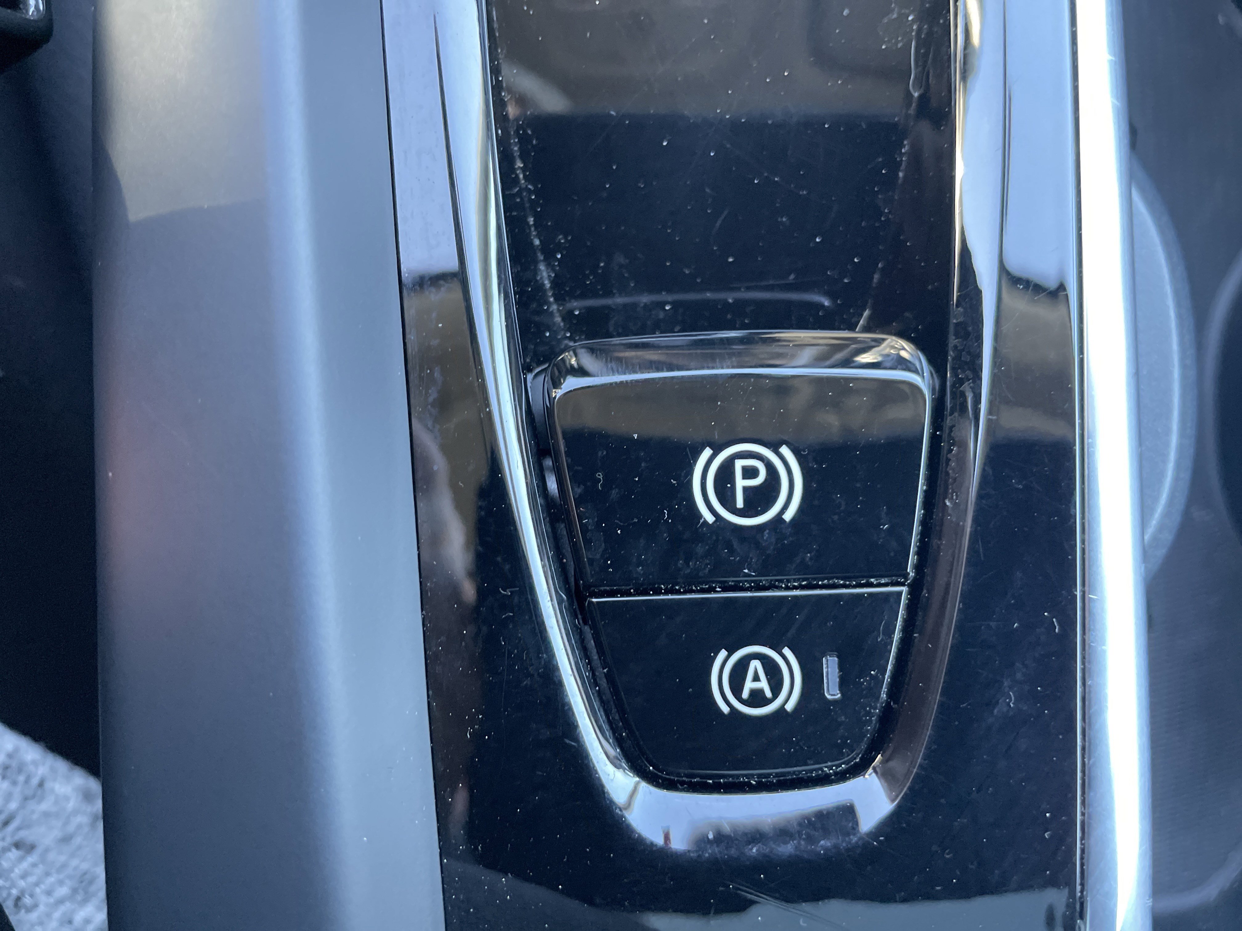 Used 2025 Volvo XC60 B5 Plus image 50