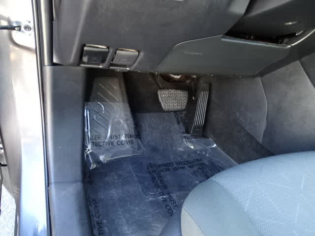 Used 2024 Toyota RAV4 XLE FWD image 16