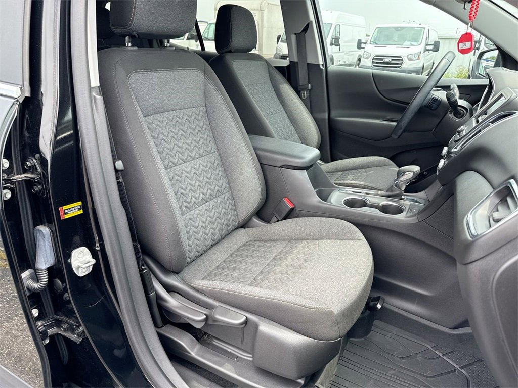 Used 2023 Chevrolet Equinox LT image 25
