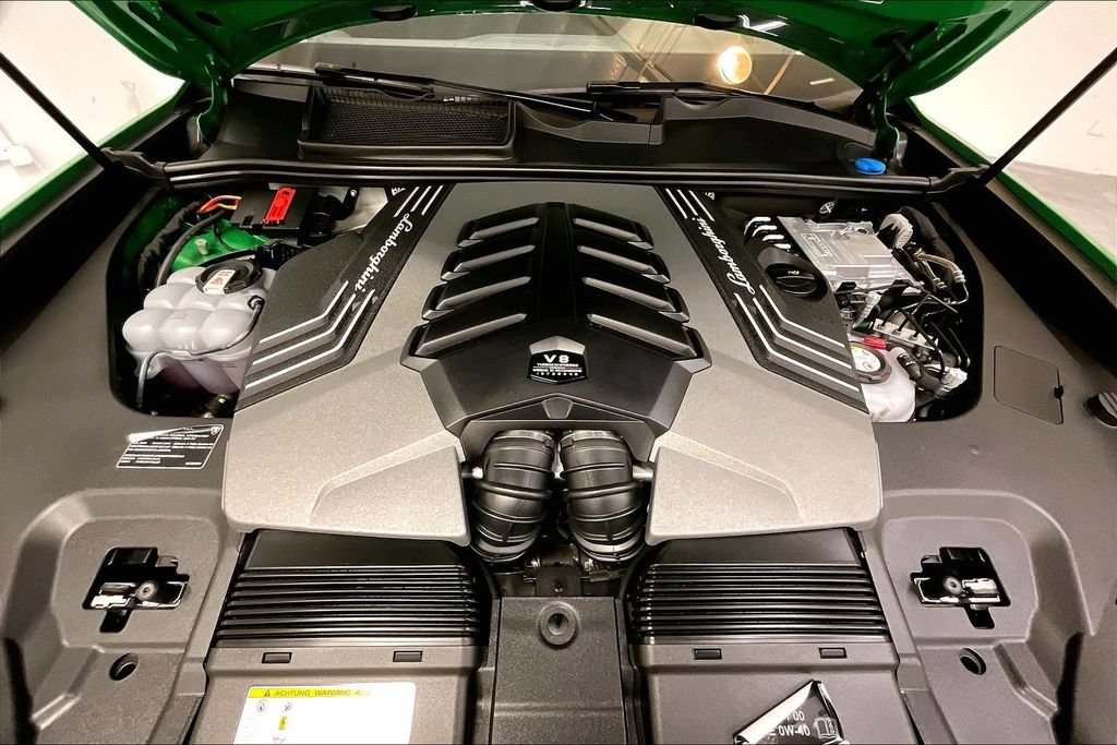 Used 2025 Lamborghini Urus SE AWD/4WD image 15