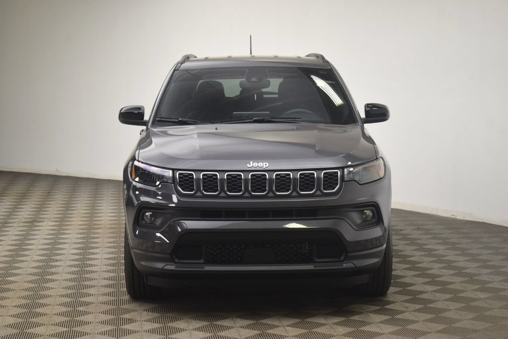 Used 2024 Jeep Compass Latitude AWD/4WD image 21
