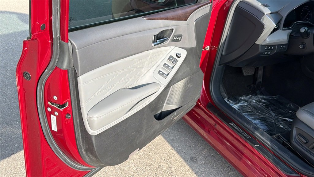 Certified 2021 Toyota Avalon Limited w/ Advanced Safety Package image 12