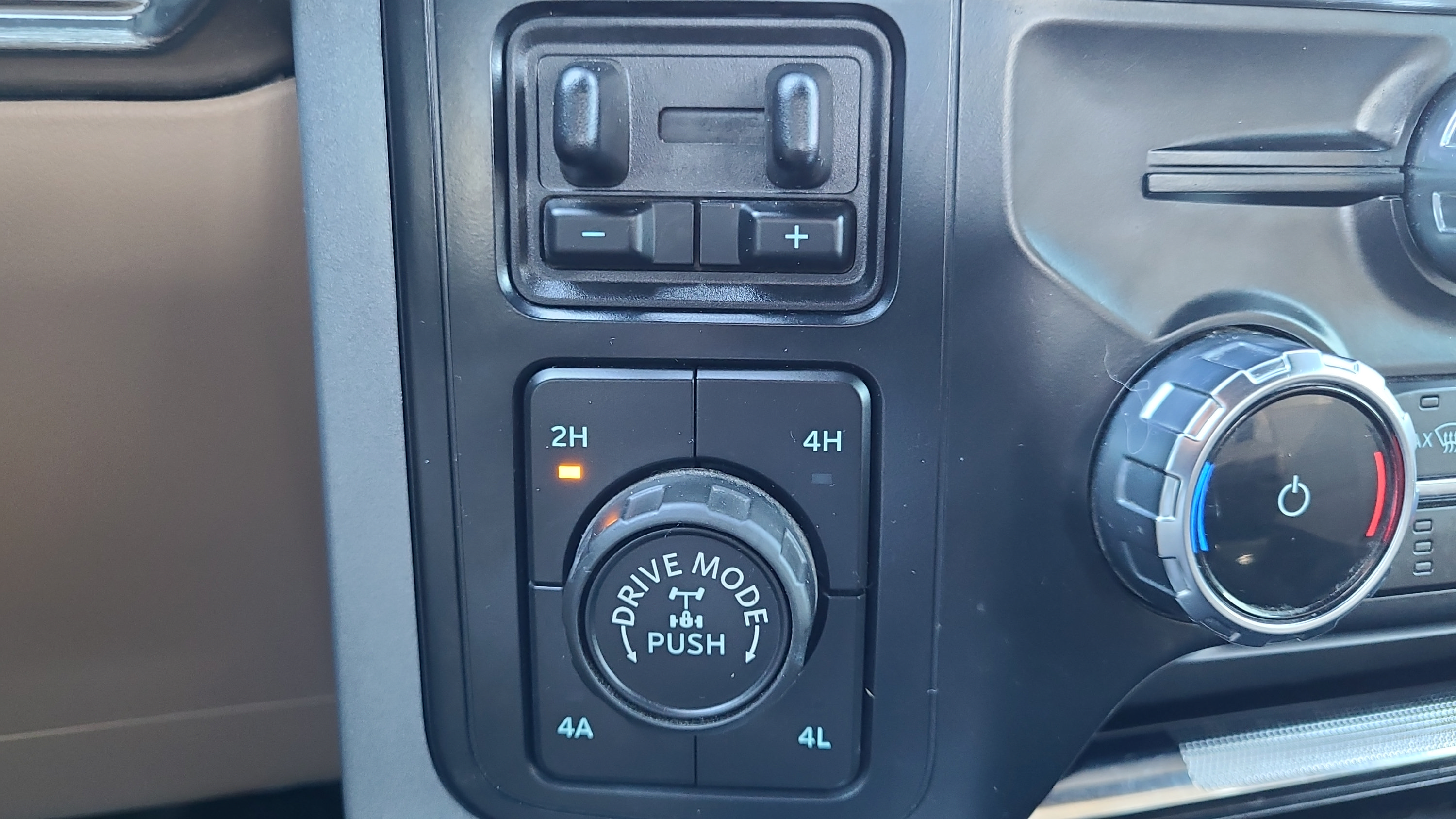 Used 2023 Ford F150 Lariat w/ Equipment Group 502A High AWD/4WD image 27