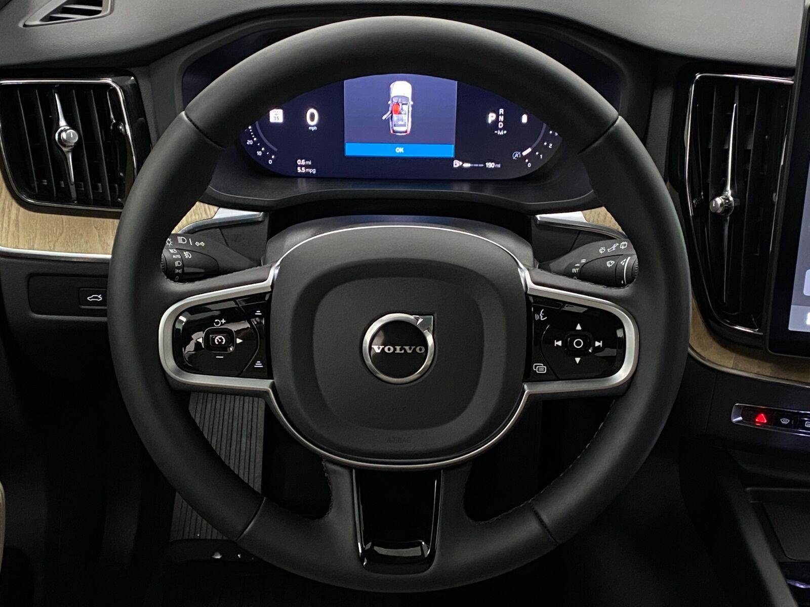Used 2026 Volvo XC60 B5 Plus w/ Climate Package AWD/4WD image 15