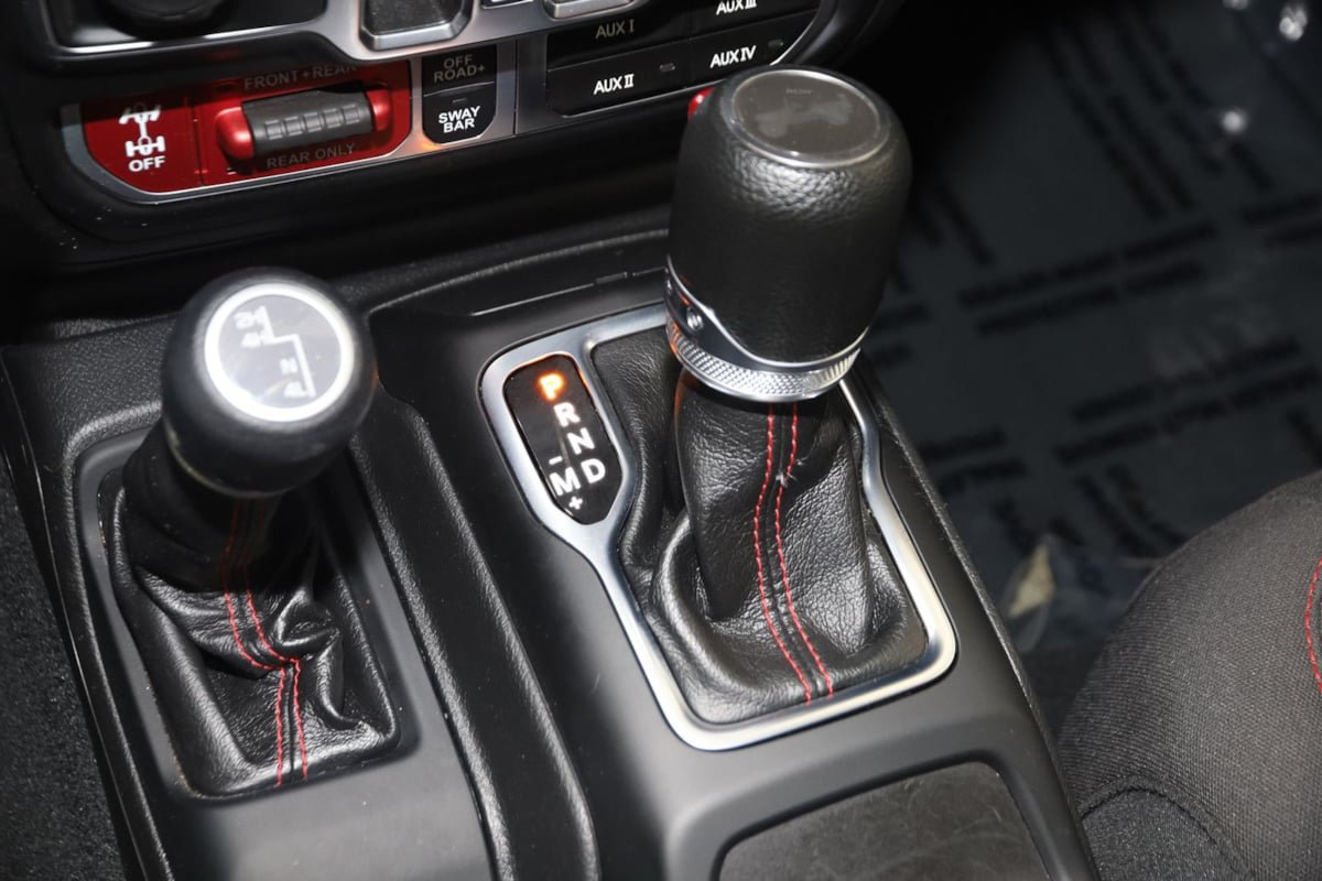 Used 2023 Jeep Wrangler Unlimited Rubicon AWD/4WD image 7