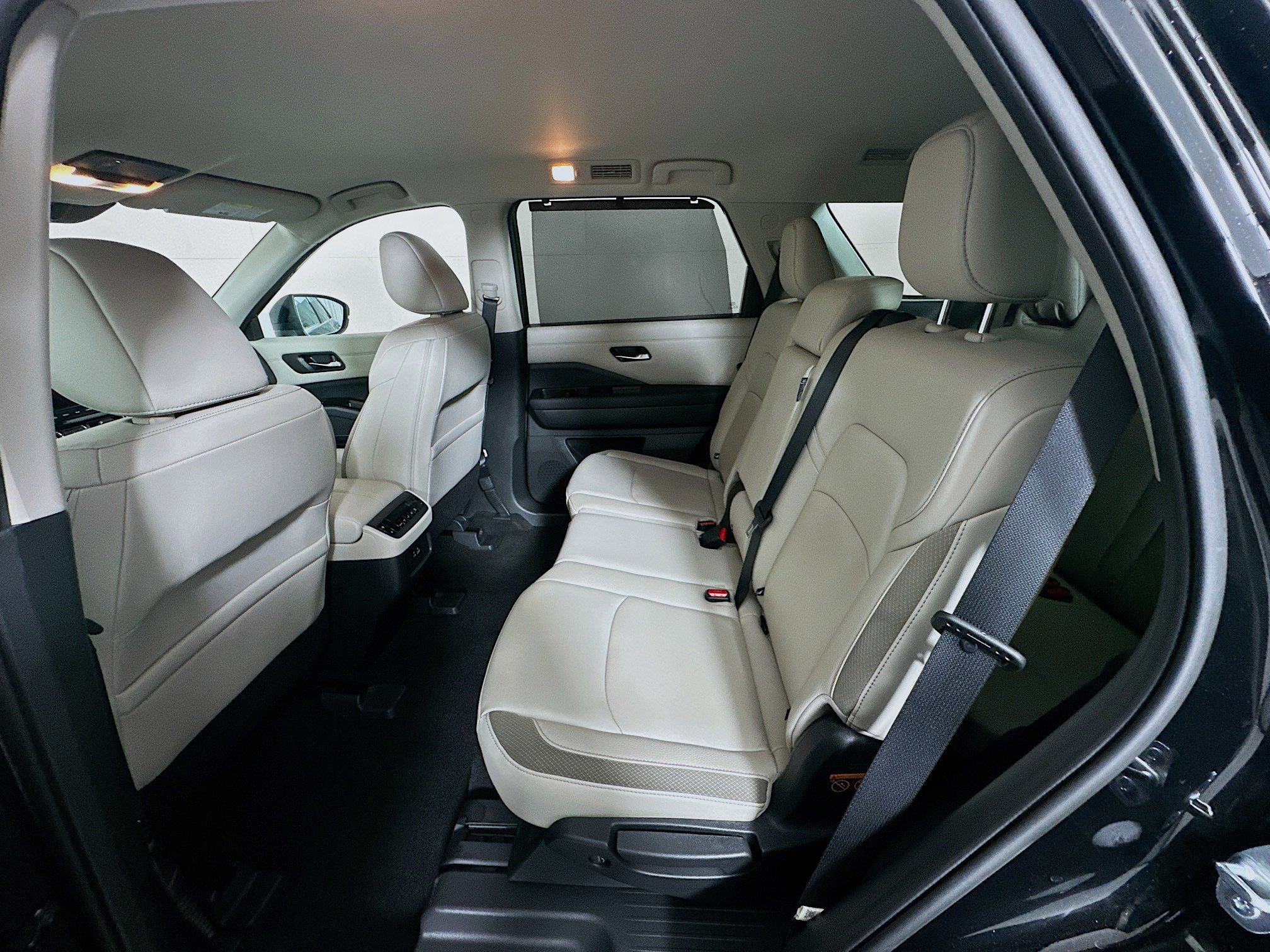 Used 2023 Nissan Pathfinder SL image 28