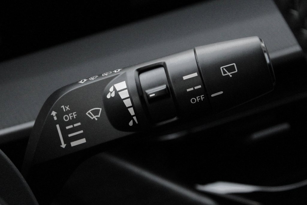 Certified 2025 Nissan Murano SV image 36