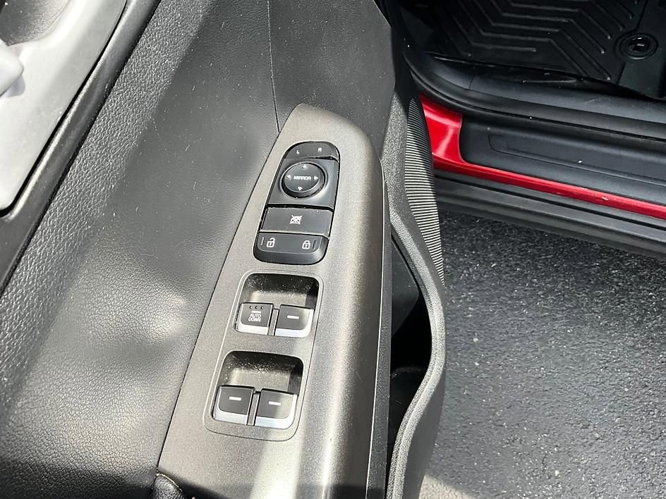 Used 2018 Kia Sportage LX AWD/4WD image 13