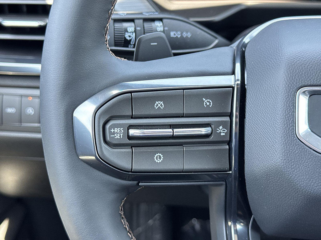 New 2026 GMC Acadia AT4 w/ Luxury Package AWD/4WD image 9