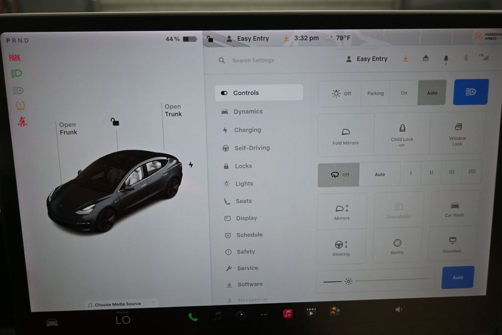 Used 2020 Tesla Model 3 Standard Range Plus RWD image 13