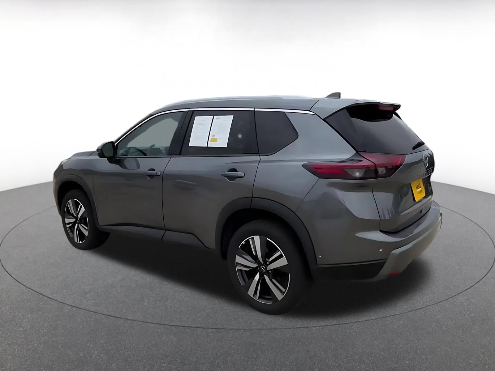 Used 2026 Nissan Rogue SL AWD/4WD image 9