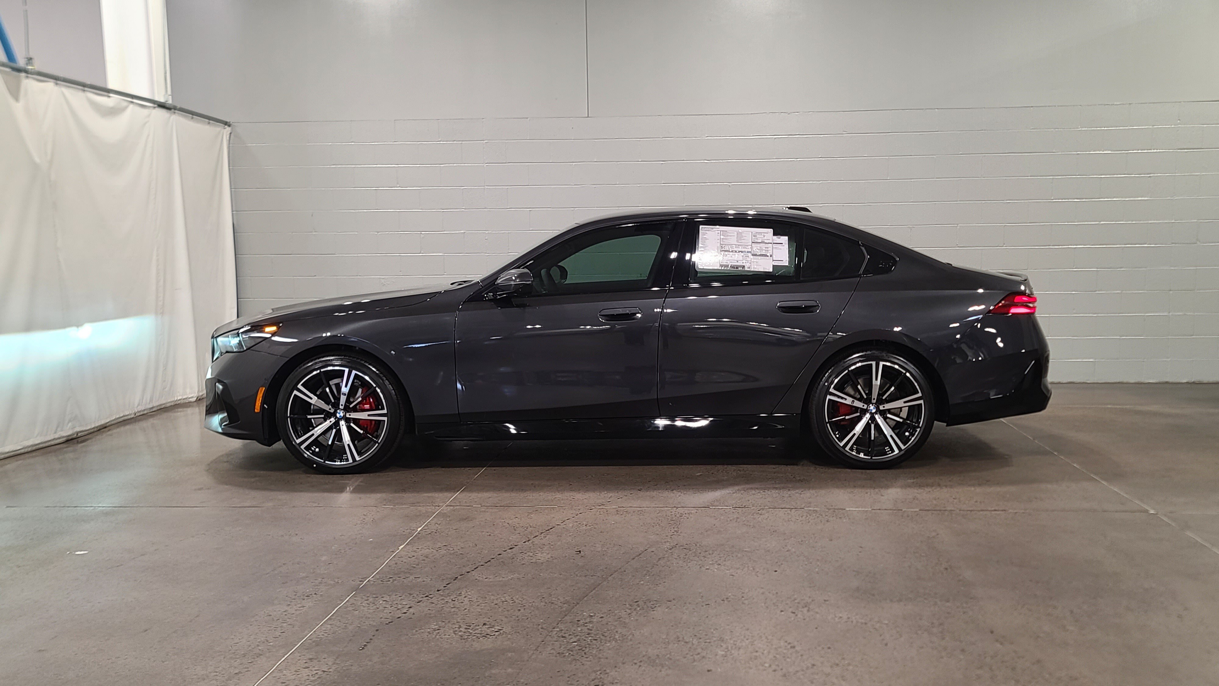 Used 2026 BMW 530i xDrive w/ M Sport Package AWD/4WD image 5