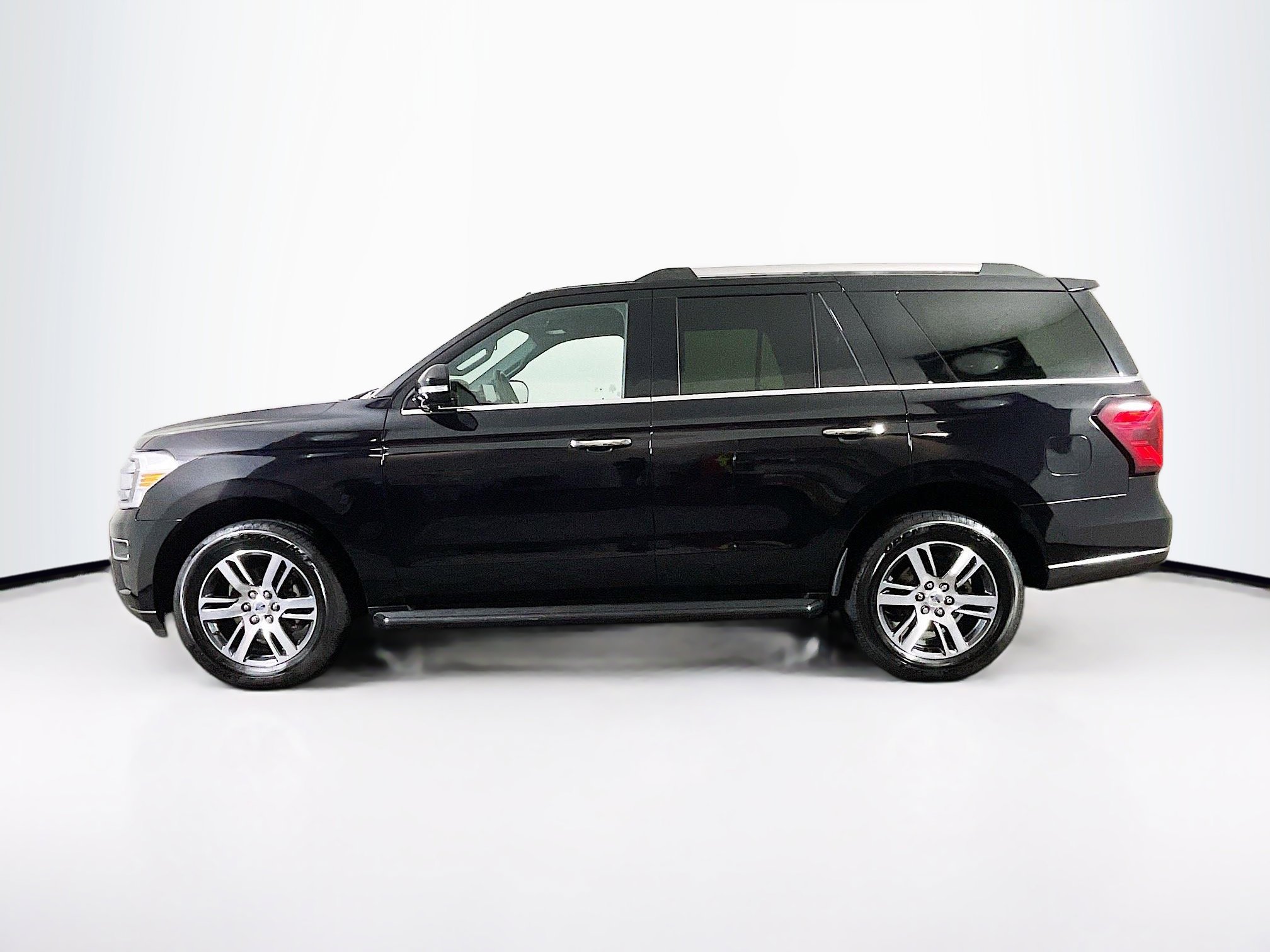 Used 2024 Ford Expedition Limited image 4