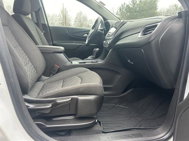 Certified 2019 Chevrolet Equinox LT w/ Sun & Navigation Package image 37