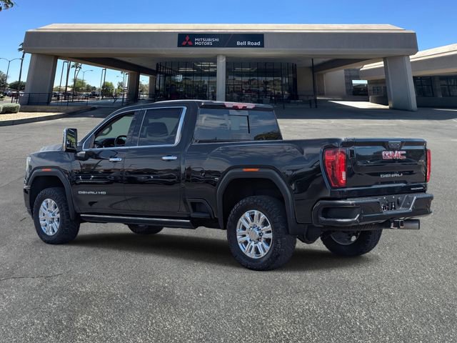 Used 2022 GMC Sierra 2500 Denali w/ Denali Black Diamond Edition AWD/4WD image 4