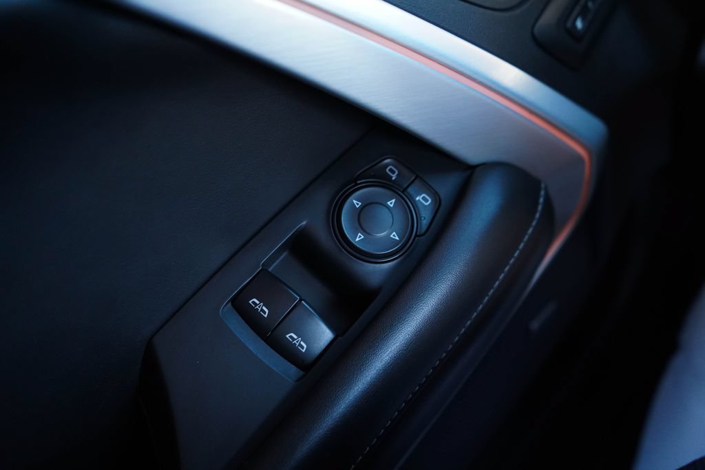 Used 2017 Chevrolet Camaro SS RWD image 32