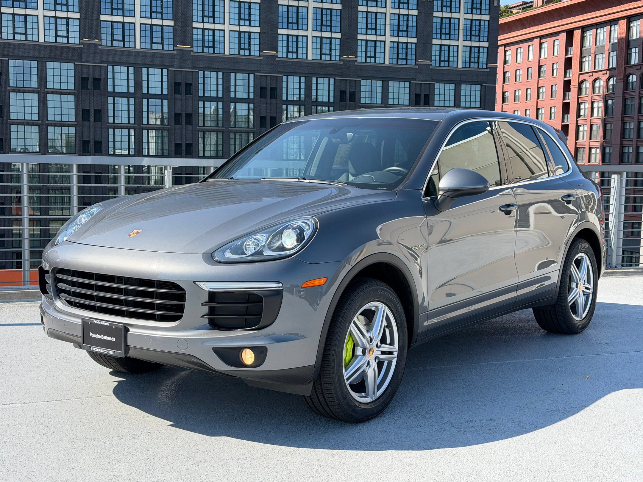 Certified 2018 Porsche Cayenne S Platinum AWD/4WD image 1