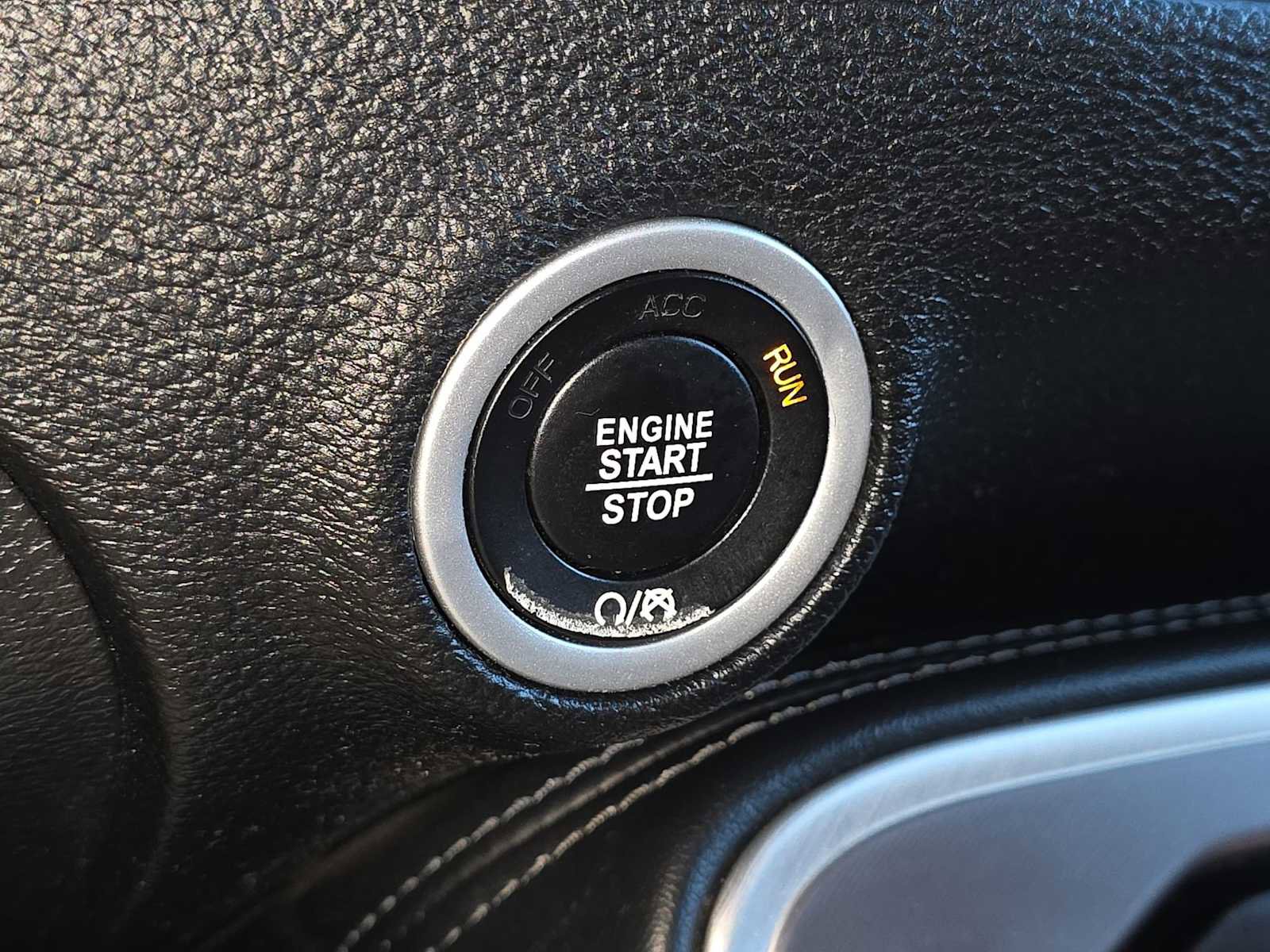 Used 2022 Dodge Challenger SXT image 23