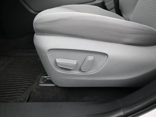 Used 2023 Toyota Highlander LE image 13