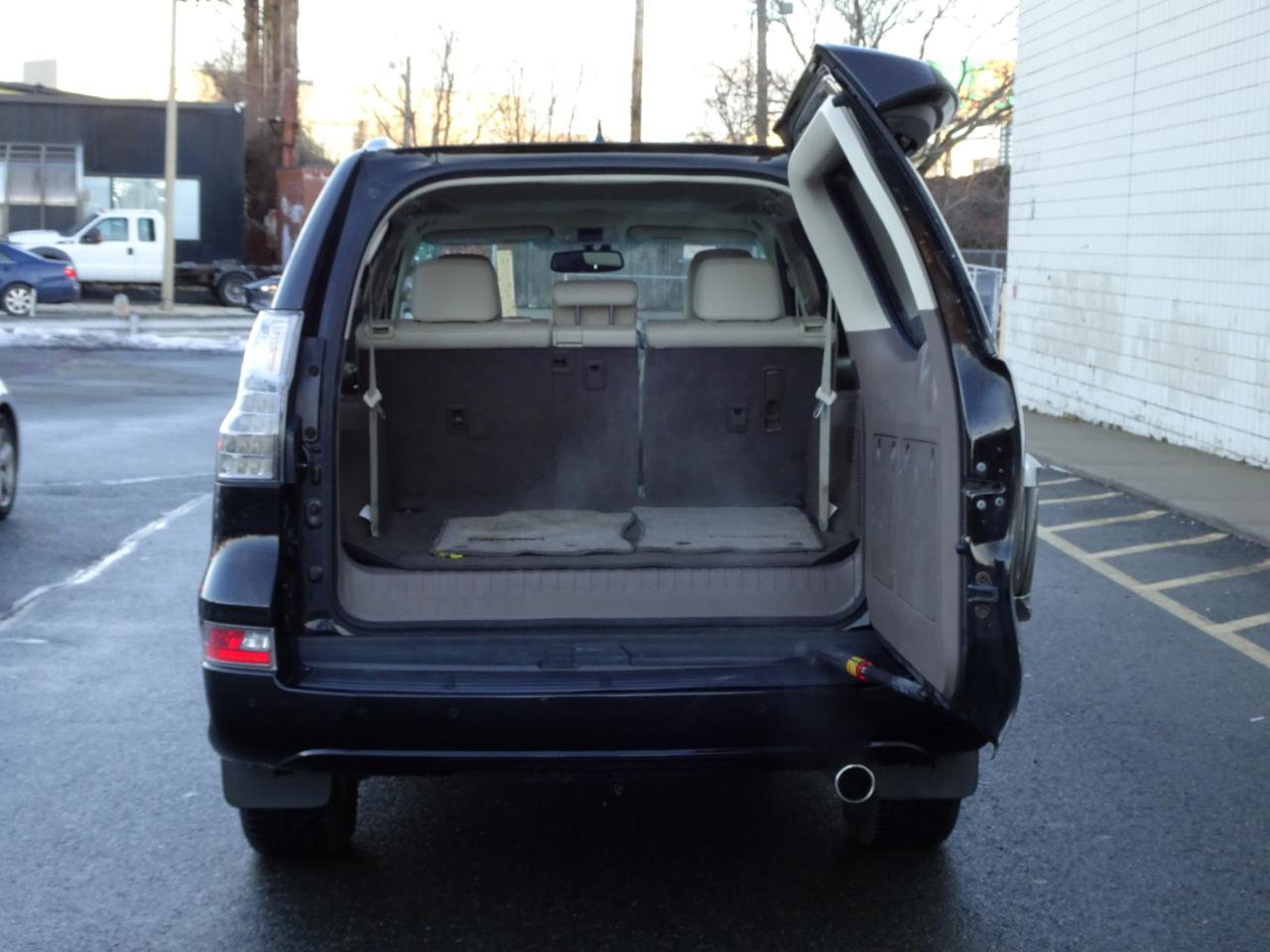 Used 2016 Lexus GX 460 w/ Premium Package image 9