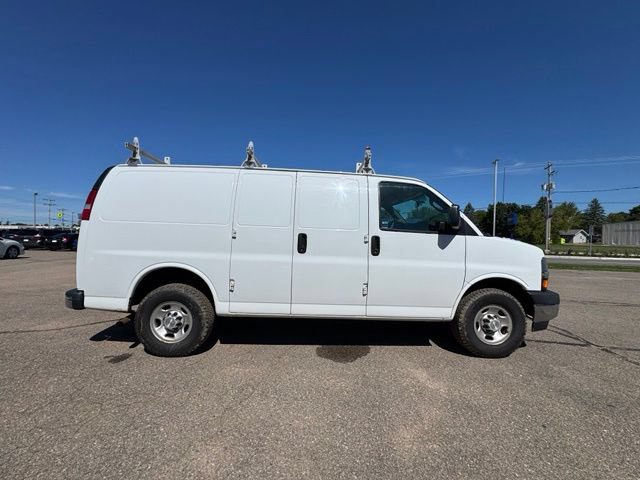 Used 2020 Chevrolet Express 3500 w/ Driver Convenience Package RWD image 8