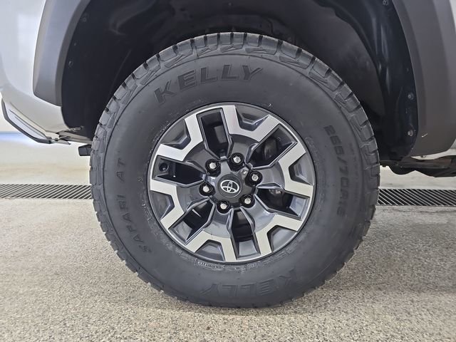 Used 2023 Toyota Tacoma TRD Off-Road AWD/4WD image 23