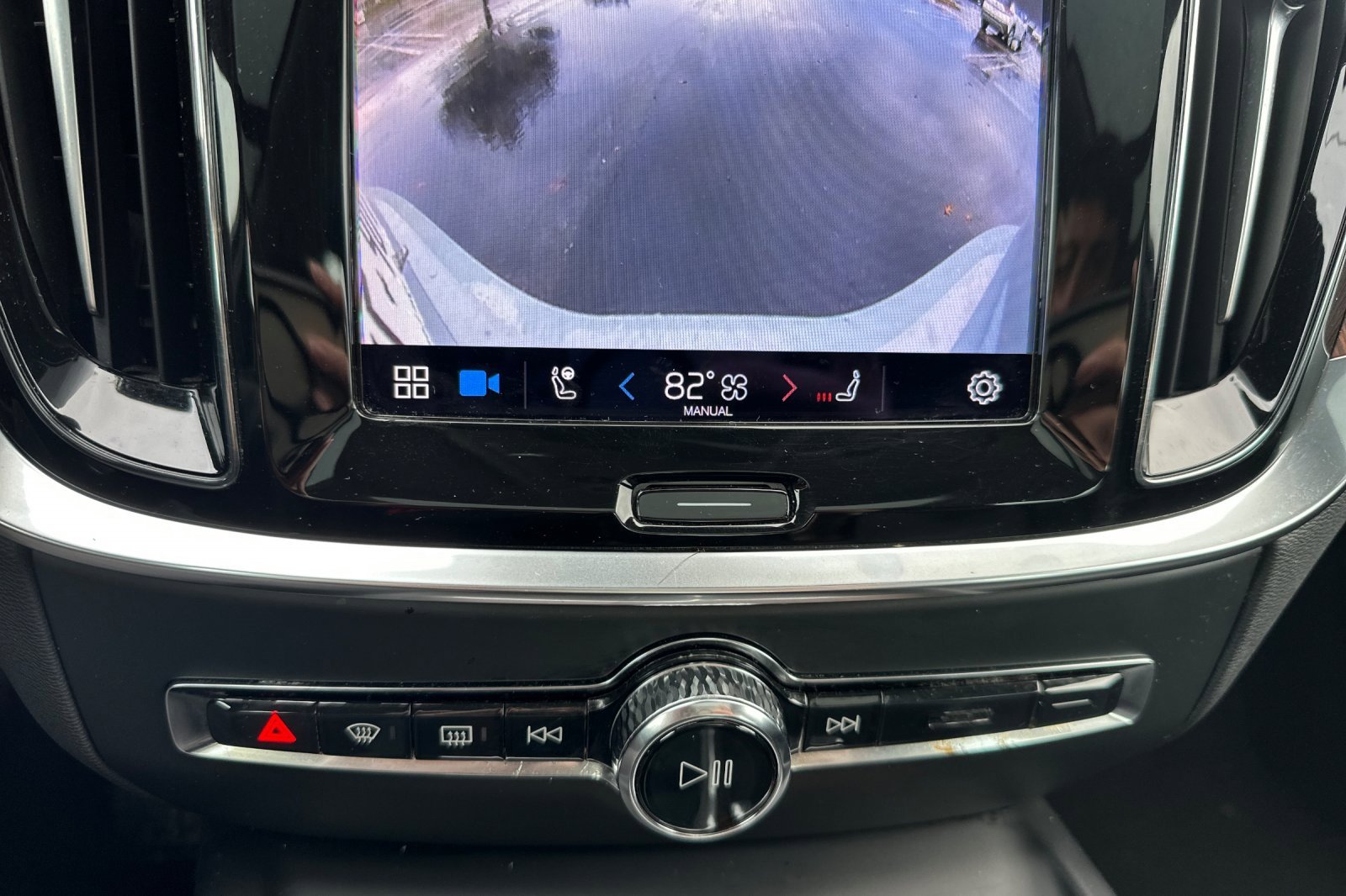 Used 2024 Volvo S60 B5 Plus image 27