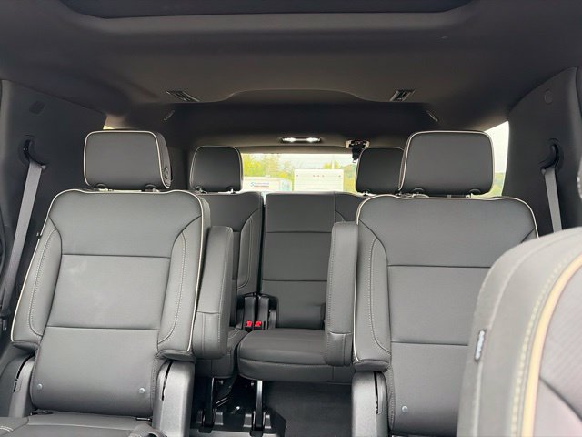 Used 2024 GMC Yukon SLT w/ SLT Premium Package AWD/4WD image 34