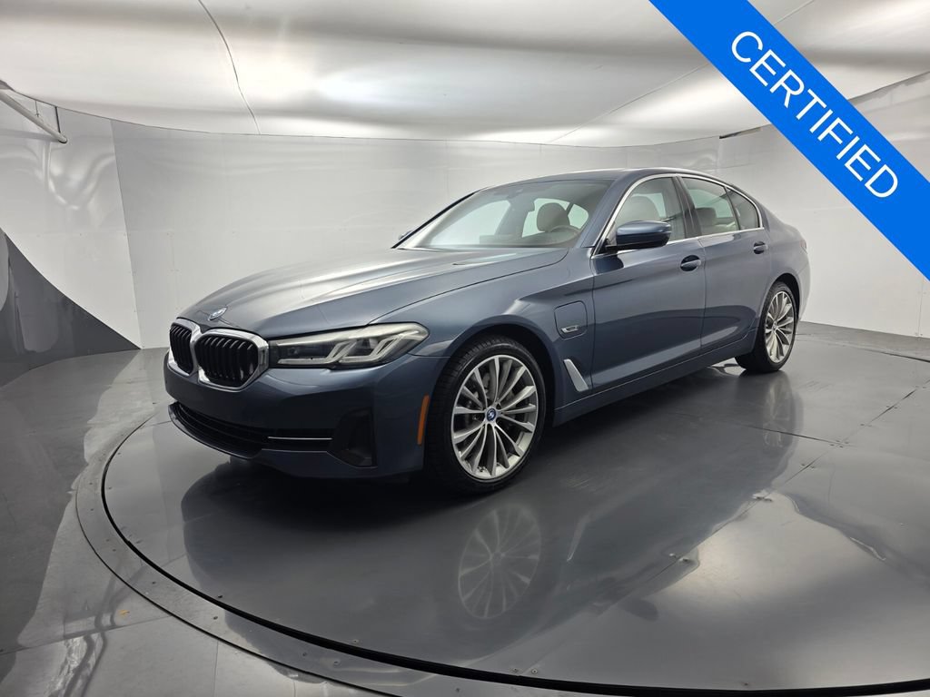 Used 2023 BMW 530e w/ Premium Package RWD image 8