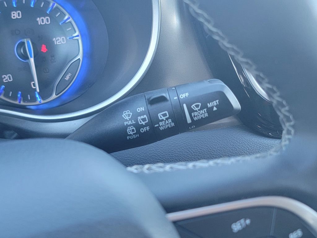 Certified 2023 Chrysler Pacifica Touring-L image 39