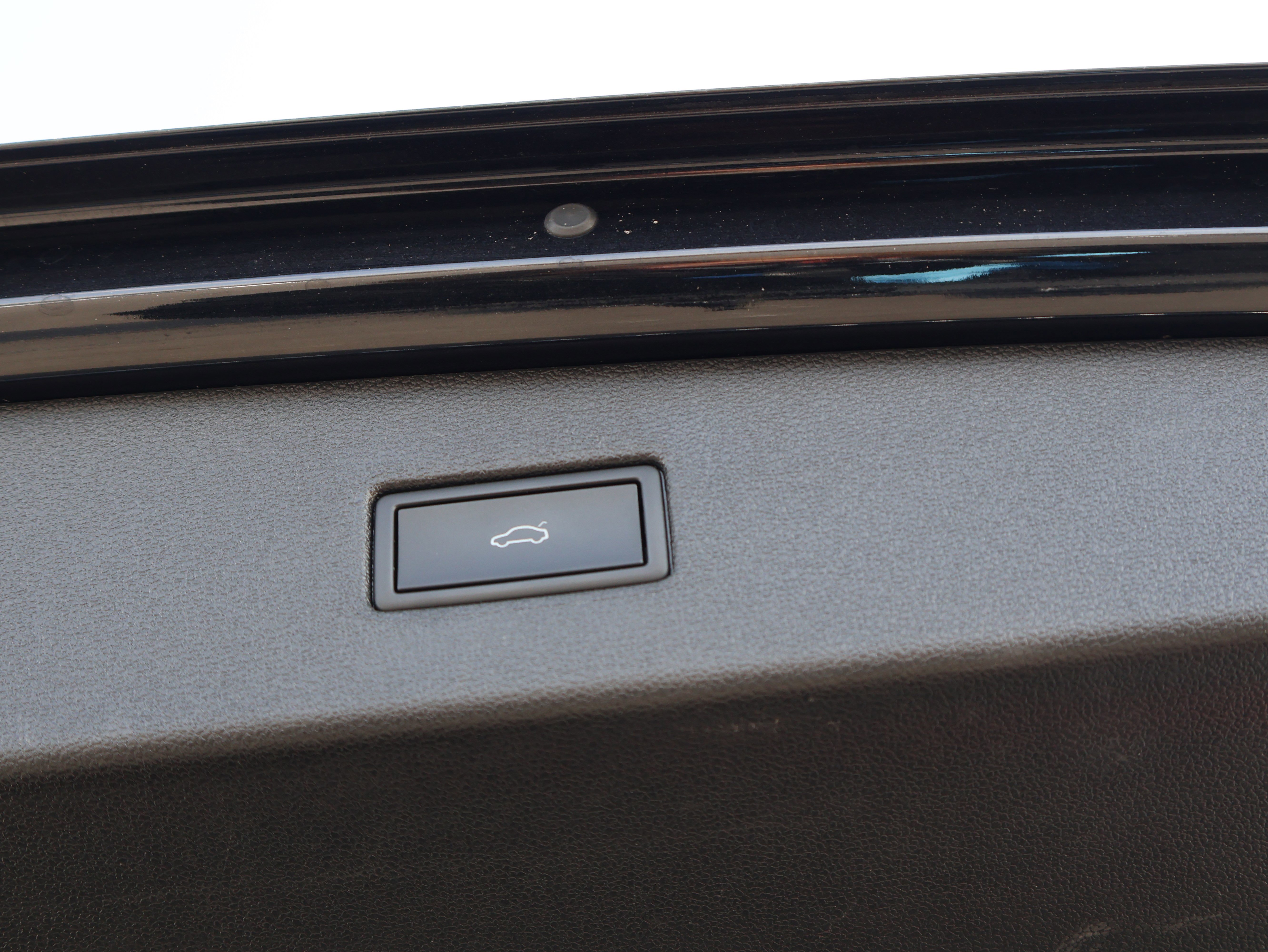 Used 2022 Volkswagen Tiguan SE w/ Panoramic Sunroof Package image 20