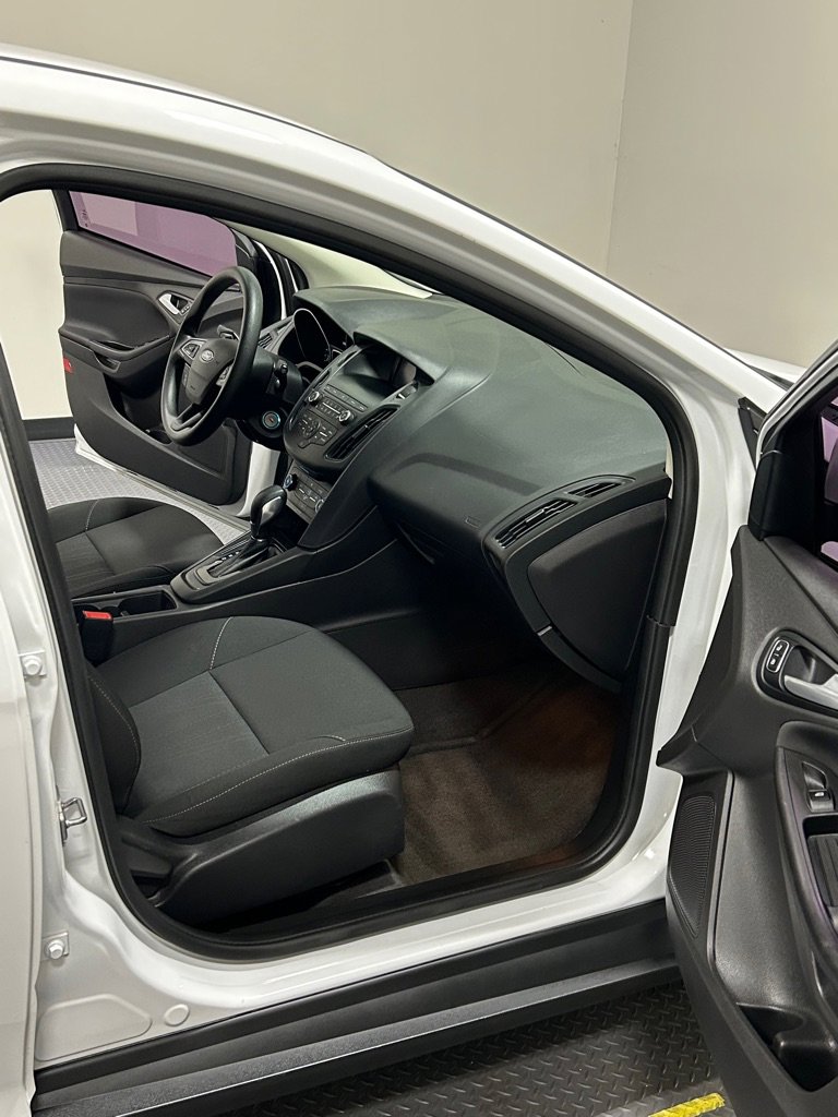 Used 2018 Ford Focus SE image 11