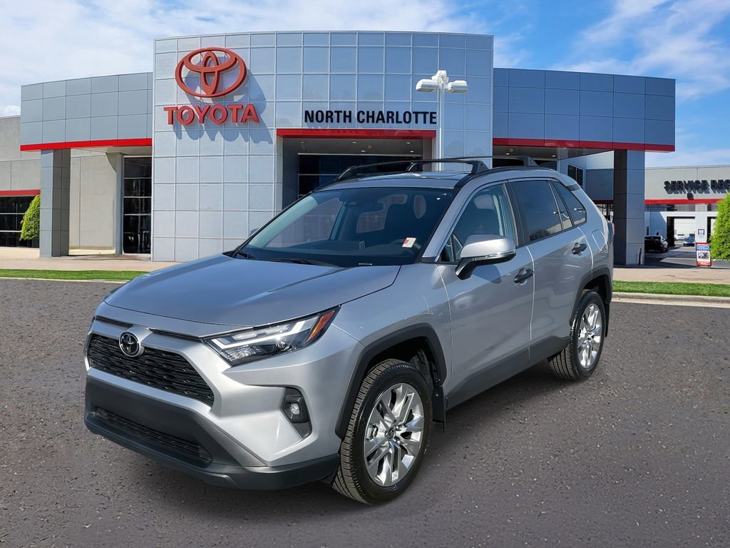 Used 2025 Toyota RAV4 XLE Premium image 5