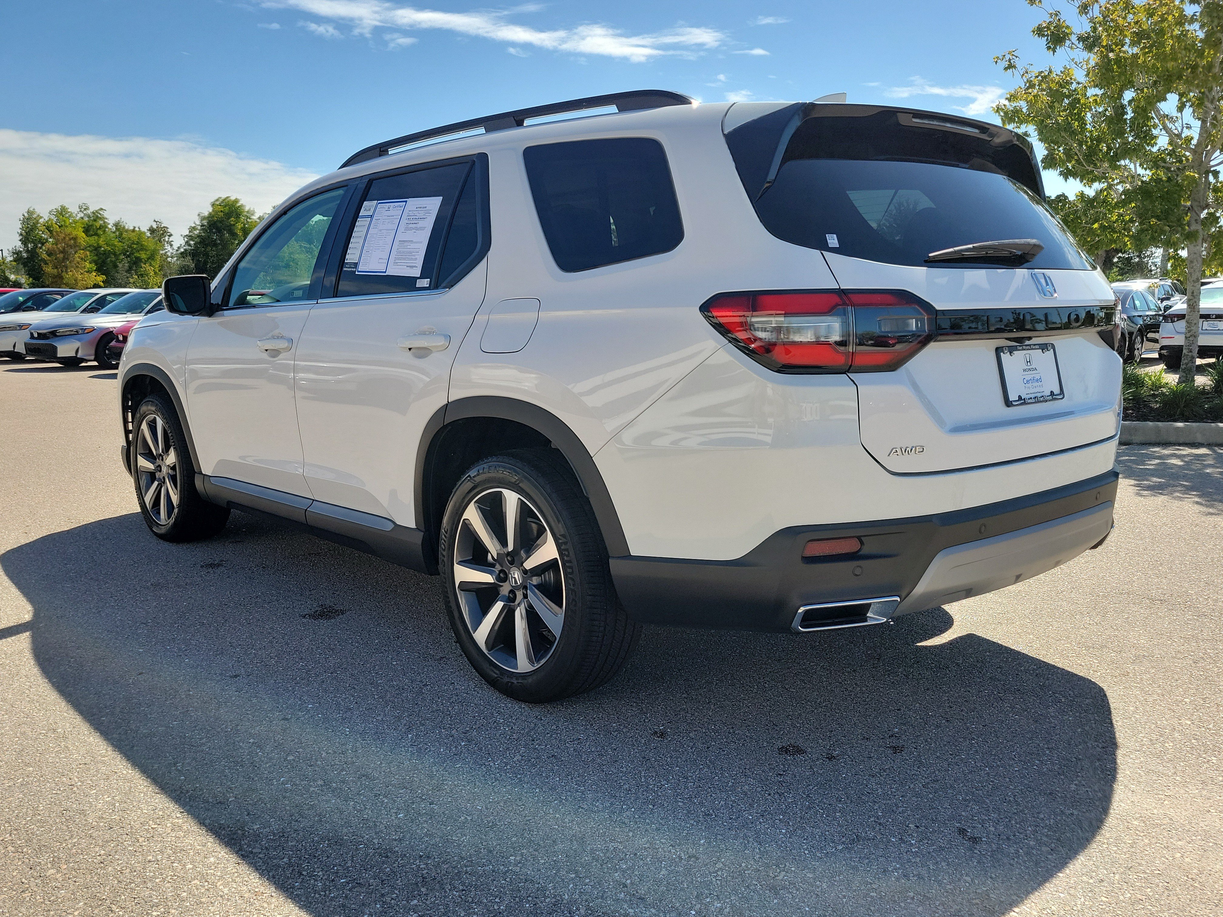 Certified 2025 Honda Pilot Elite image 4