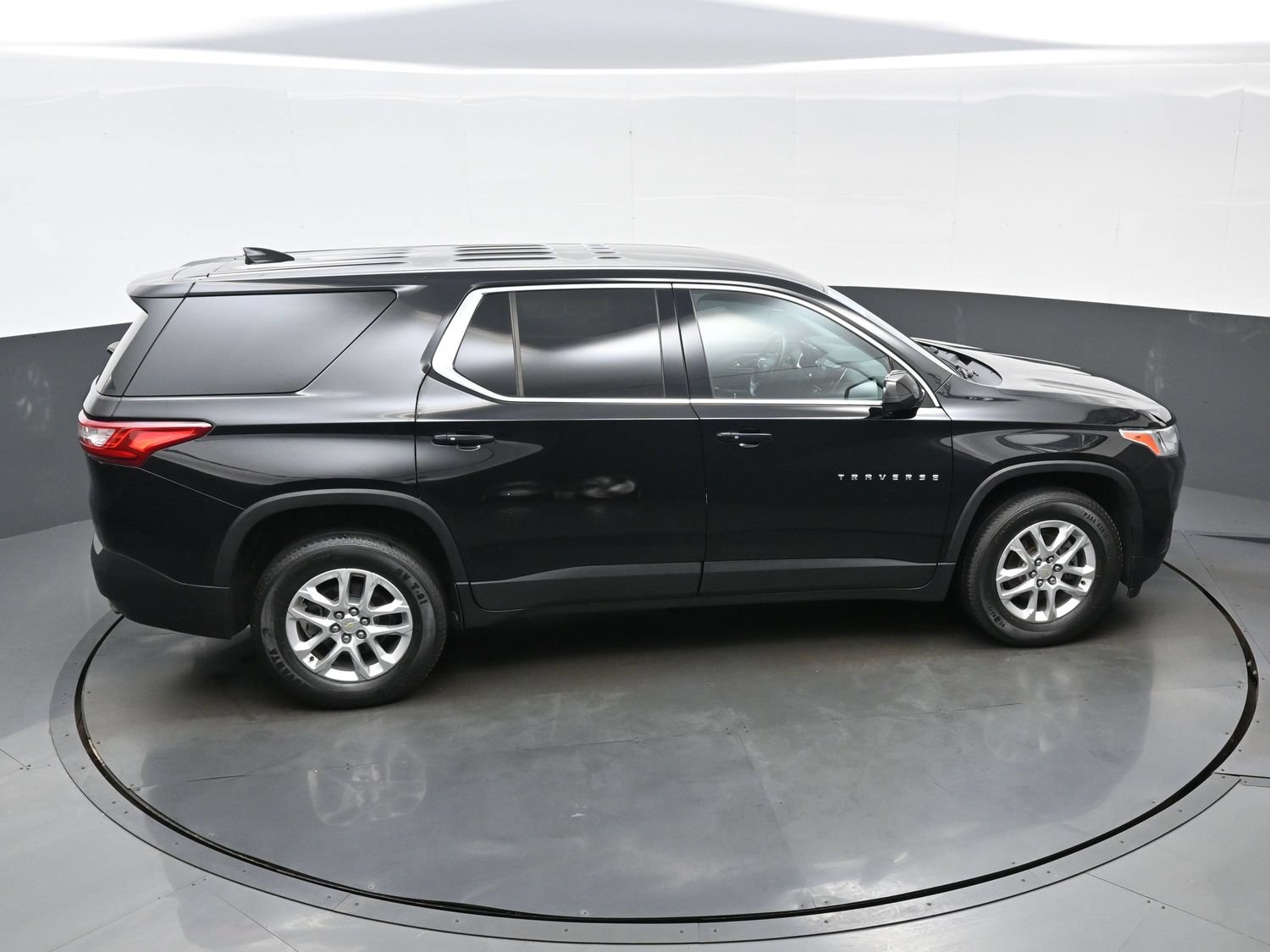 Used 2018 Chevrolet Traverse LS FWD image 40