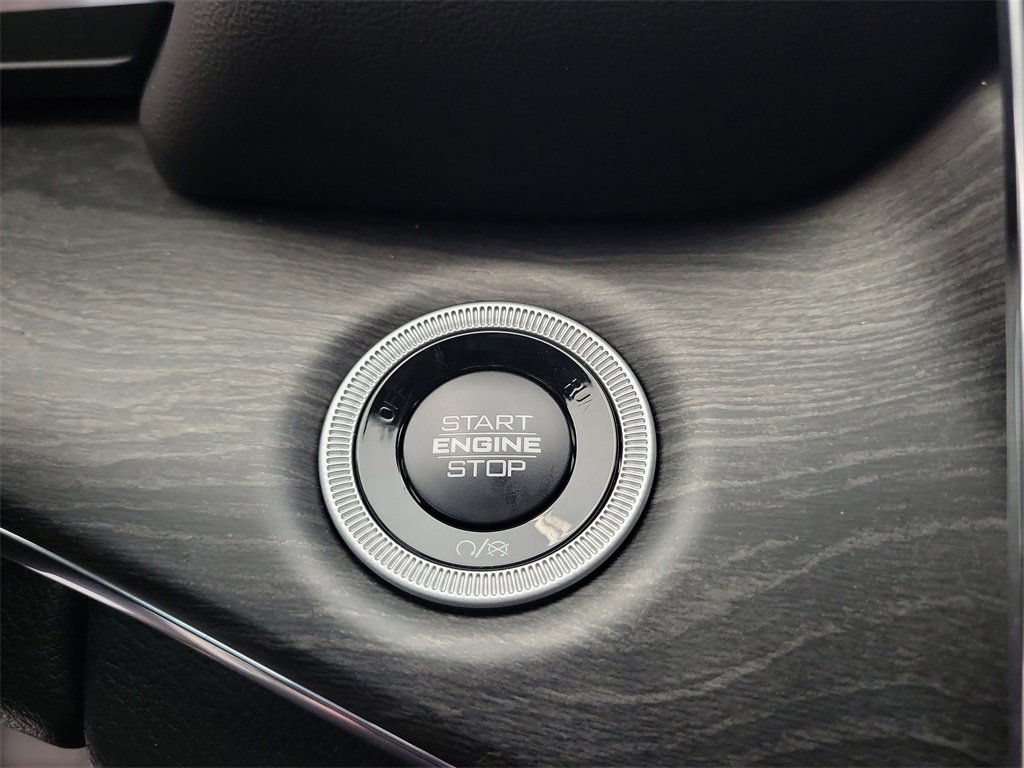 New 2025 Jeep Grand Cherokee Overland w/ Trailer Tow Package image 15