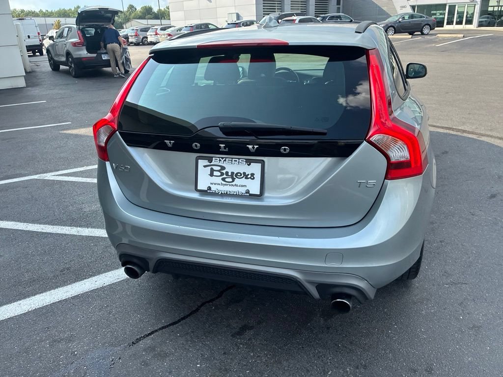 Used 2018 Volvo V60 T5 Dynamic FWD image 4