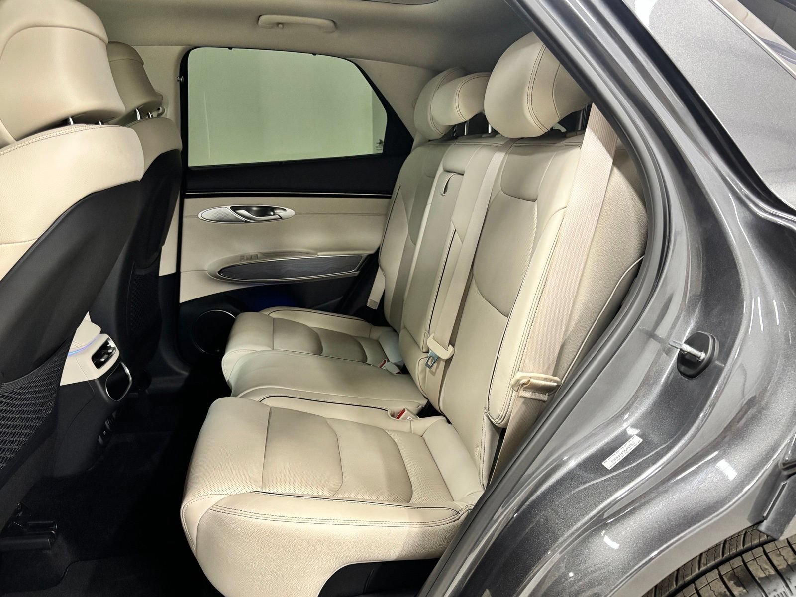 Used 2022 Genesis GV70 2.5T w/ Advanced Package AWD/4WD image 20