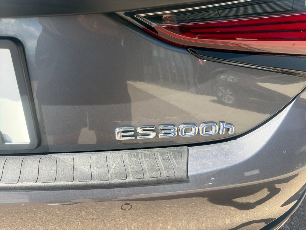 Used 2019 Lexus ES 300h w/ Premium Package FWD image 10