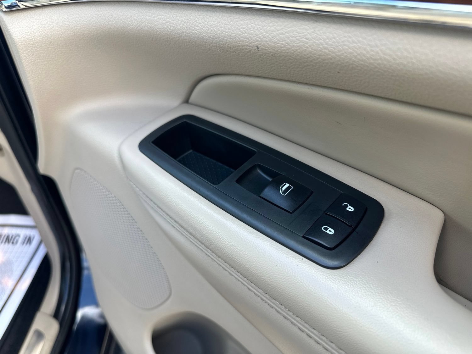 Used 2011 Jeep Grand Cherokee Limited AWD/4WD image 38