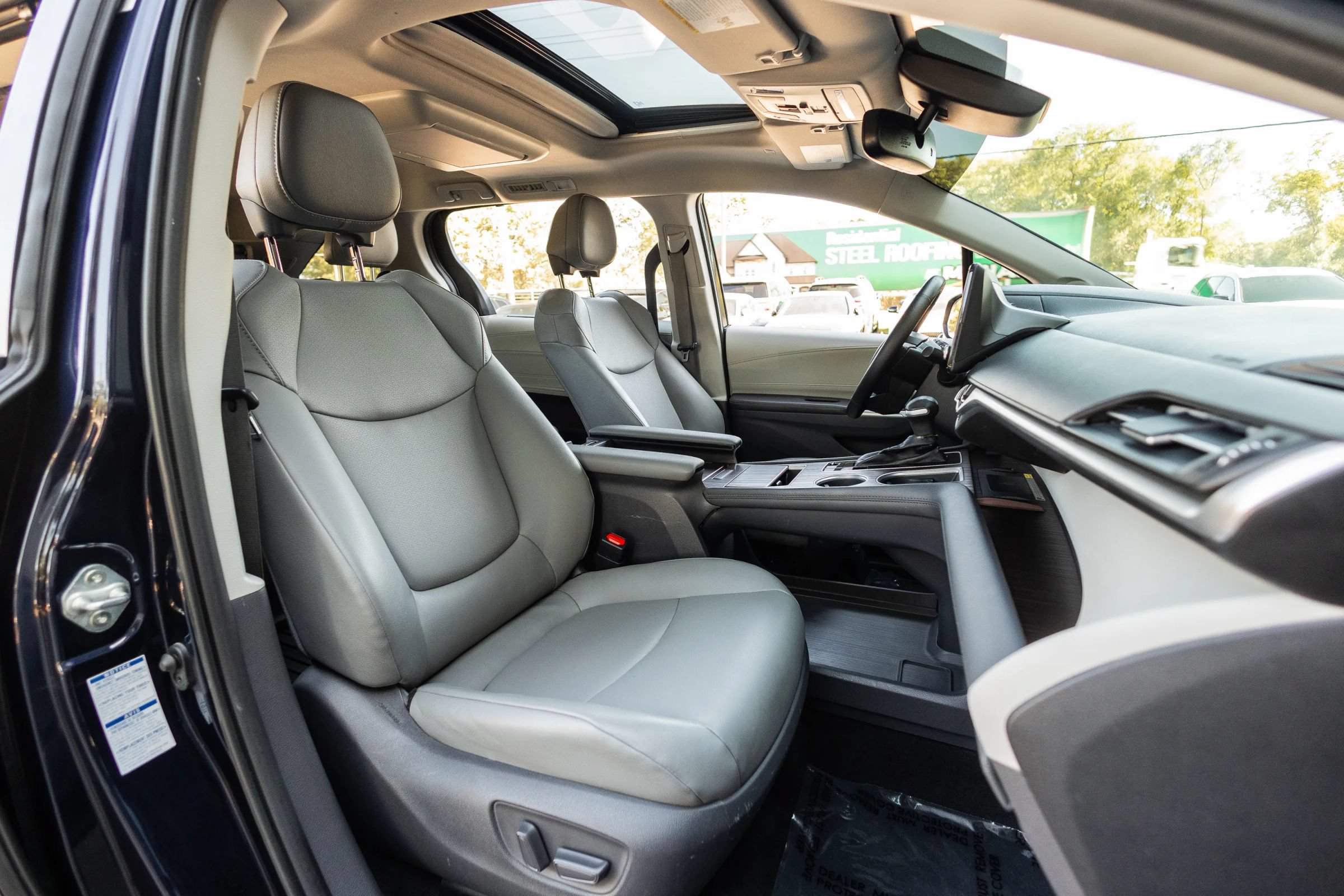 Used 2021 Toyota Sienna XLE w/ XLE Plus Package AWD/4WD image 26