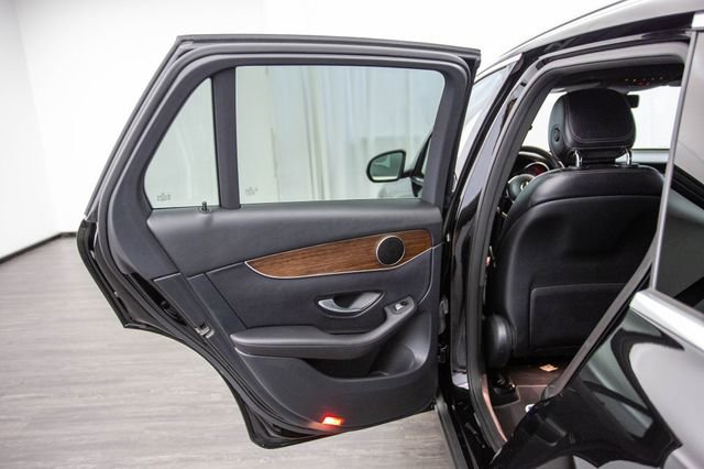 Used 2020 Mercedes-Benz GLC 300 4MATIC w/ Parking Assistance Package image 22