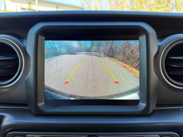 Used 2022 Jeep Wrangler Unlimited Sport w/ Sun And Sound Package image 23